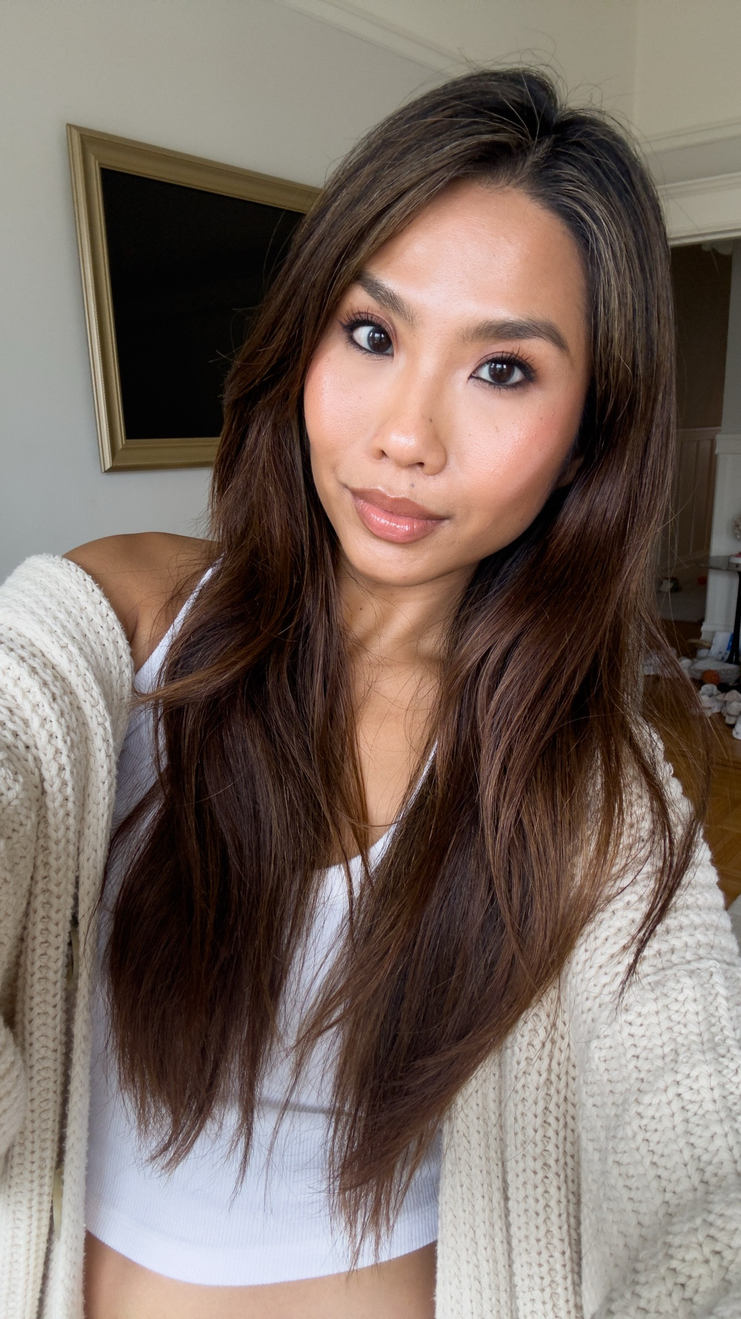 New makeup products I tried today!! 

Yummy skin tint - 6
Saie bronzer - Amalfi
Hung Vanngo Lip Hue - 88