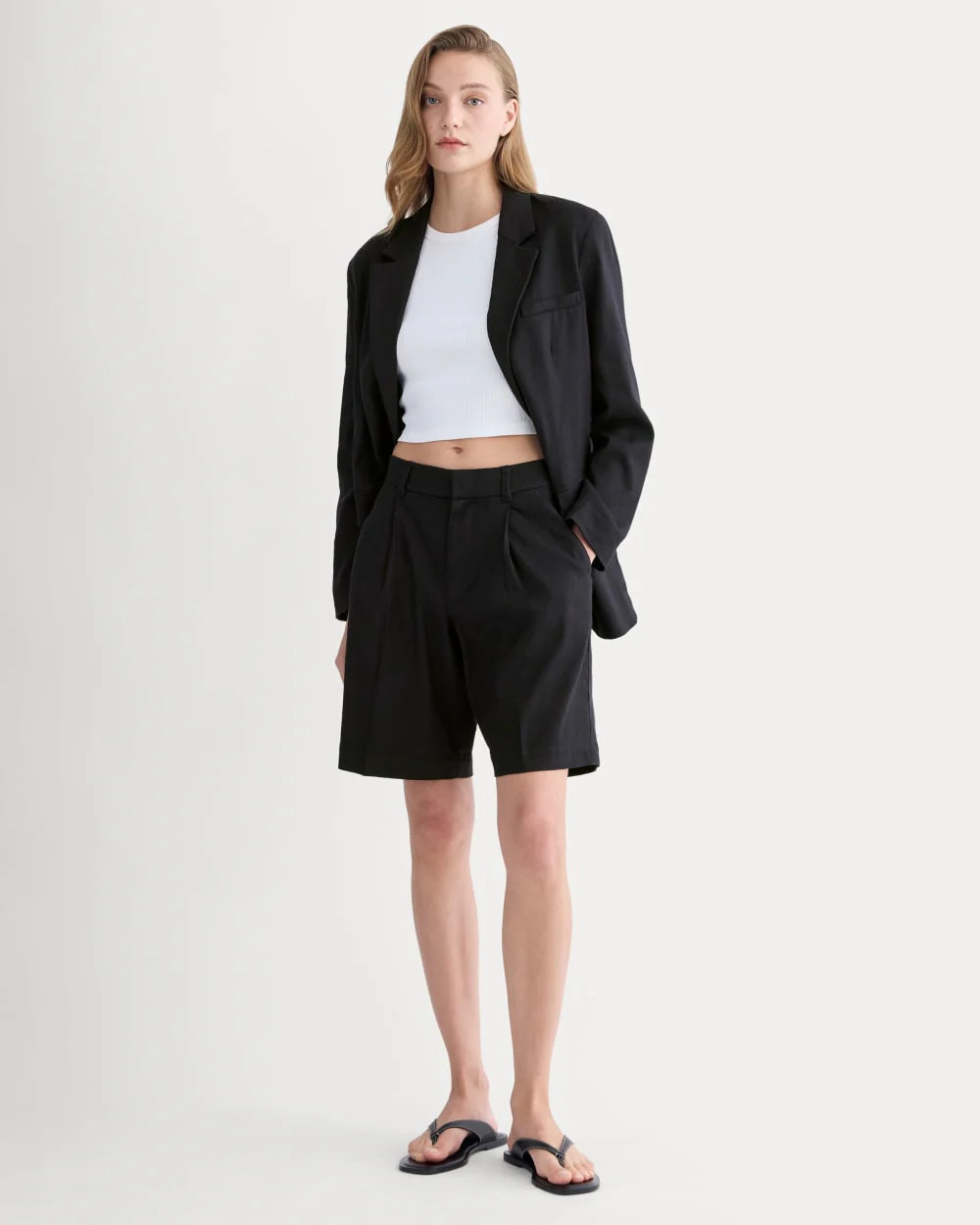 The Pleated Short in Stretch Linen | Black | Everlane