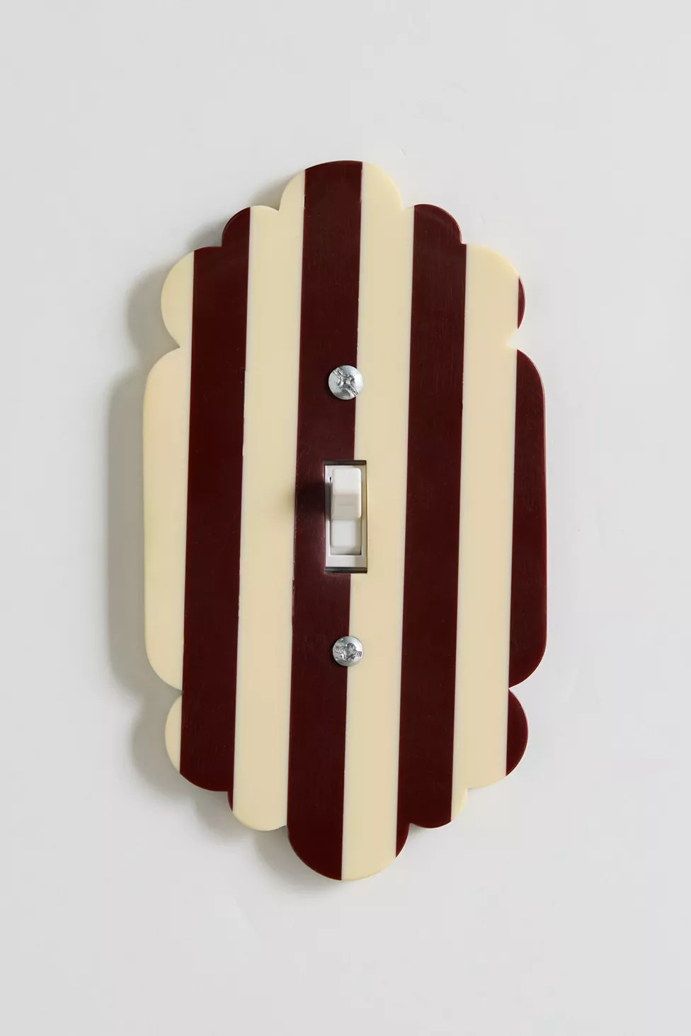 Marnie Scalloped Resin Switch Plate | Urban Outfitters (US and RoW)