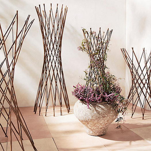 Woven Willow Flare Obelisk | Terrain