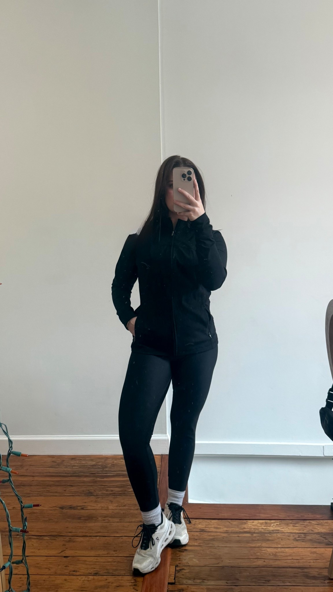leggings: alo size s
shoes: cloudnova in black and white (sold out) but linking similar 

#LTKActive #LTKPetite