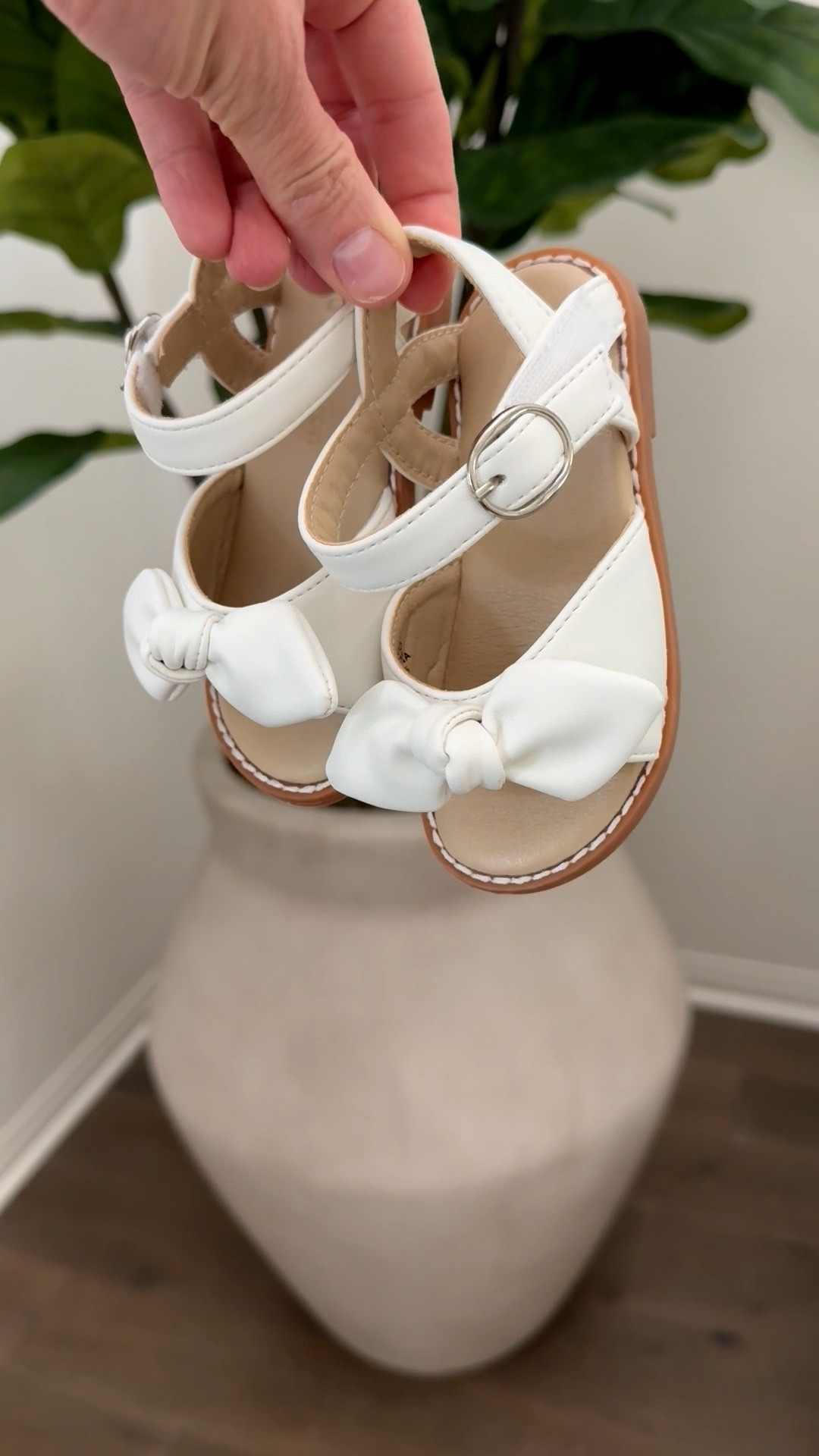 These little girl toddler sandals are just too cute 😍 love the bow detail 🎀
Ella is 21 months and I ordered her a size 6 

Amazon, toddler girl sandals, toddler girl outfits, vacation outfits for toddlers, summer outfits for toddler girls, toddler shoes 


#LTKShoeCrush #LTKKids #LTKBaby