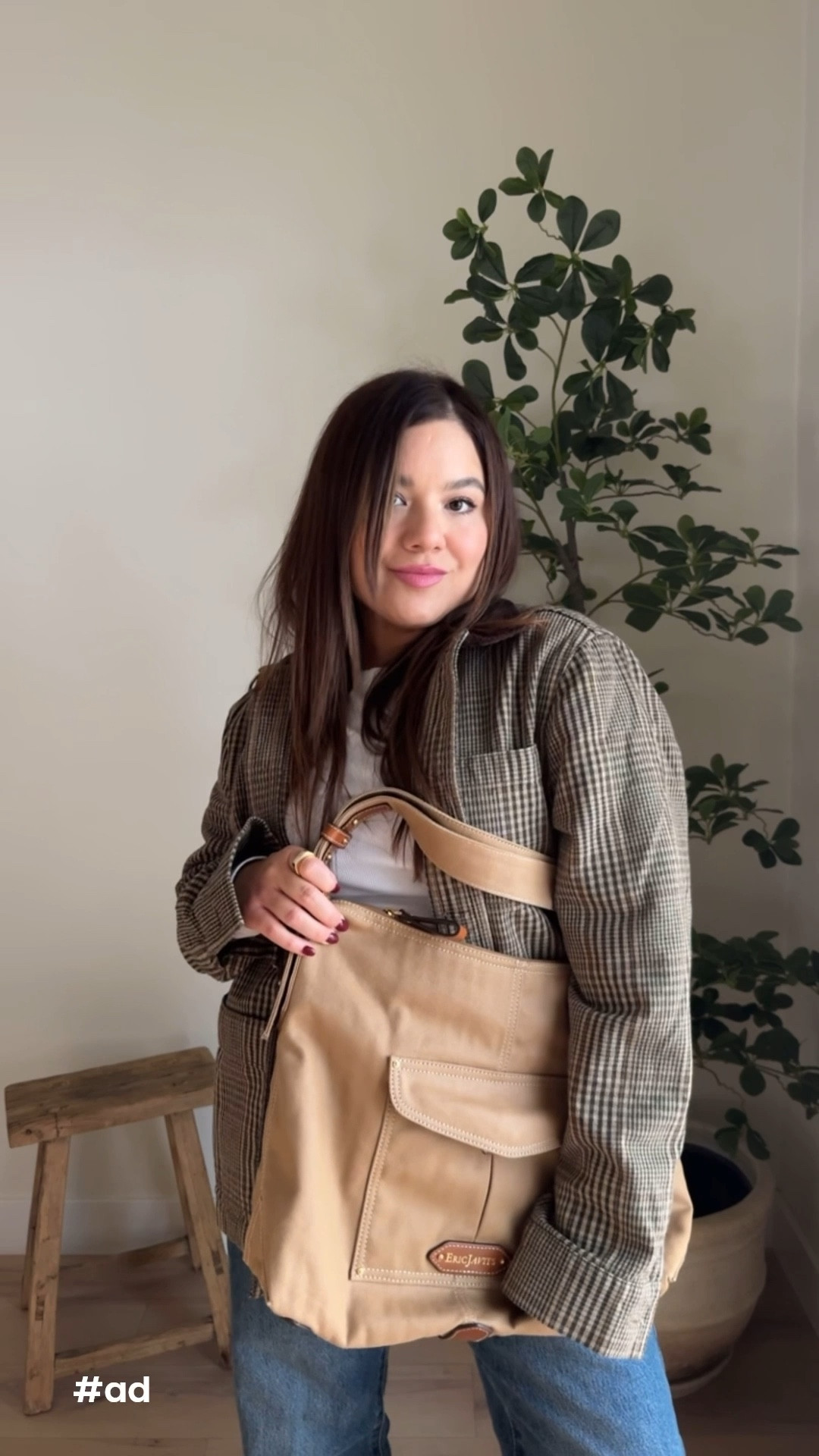 Styling my new cargo hobo bag from @ericjavits — part of their Fall/Winter 2025 Collection. It’s the perfect mix of lightweight, functional, and effortlessly stylish for any look. Shop now at EricJavits.com and use my code Beatriz10 for 10% off sitewide. #ad #EricJavits

#elegantstyle #fallfashion #chicaccessories #fashionstatement #timelesselegance #outfits #ootd #casualoutfitideas #hobobag #fallessentials 