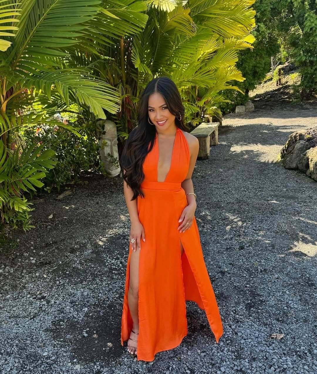 Bachelorette Jenn is turning heads and making a bold statement in orange! 🧡 From the vibrant color to the confident vibe, she's truly shining in every moment.
 

#LTKStyleTip
