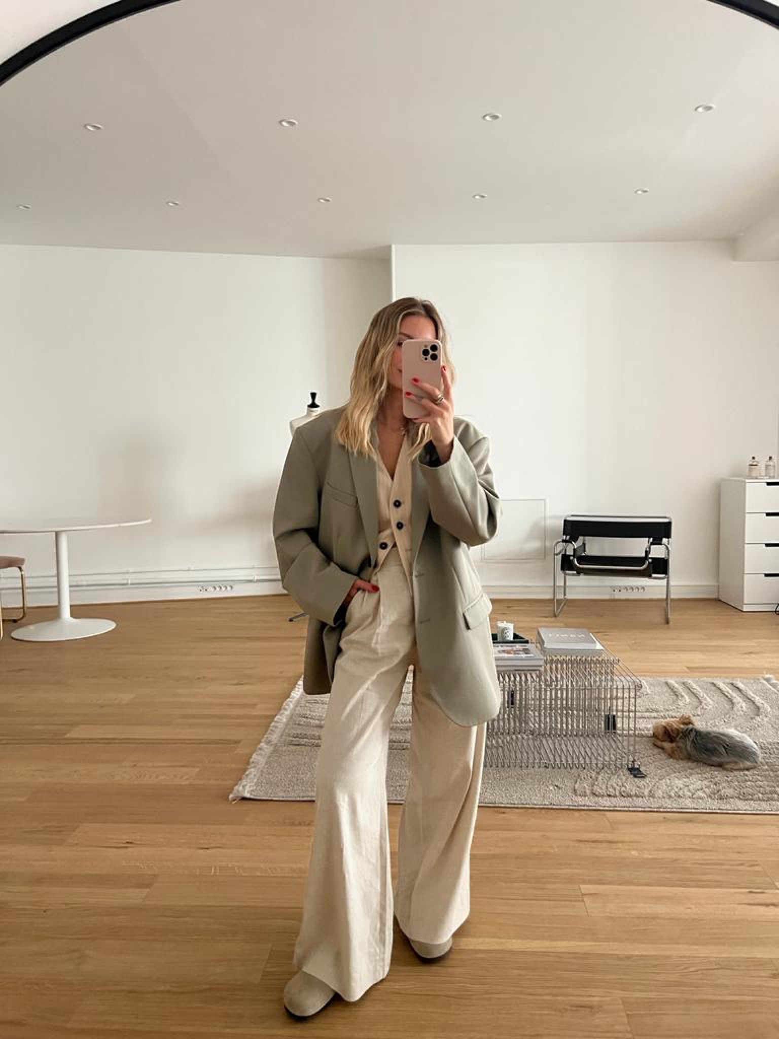 WORK OUTFIT 

Anine Bing blazer, kaki, cos, beige, Birkenstock taupe

#LTKSeasonal #LTKworkwear #LTKstyletip