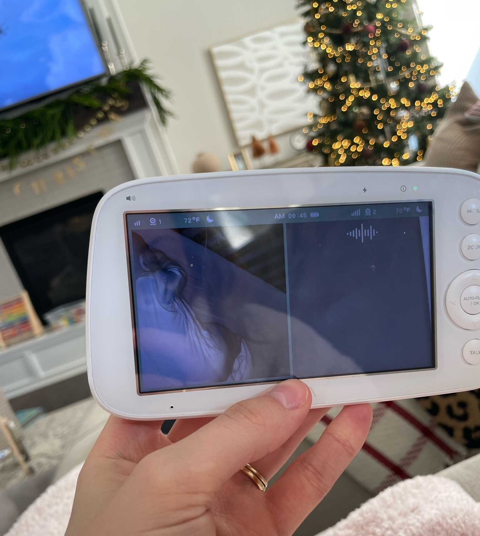 Split screen baby monitor 

#LTKbaby