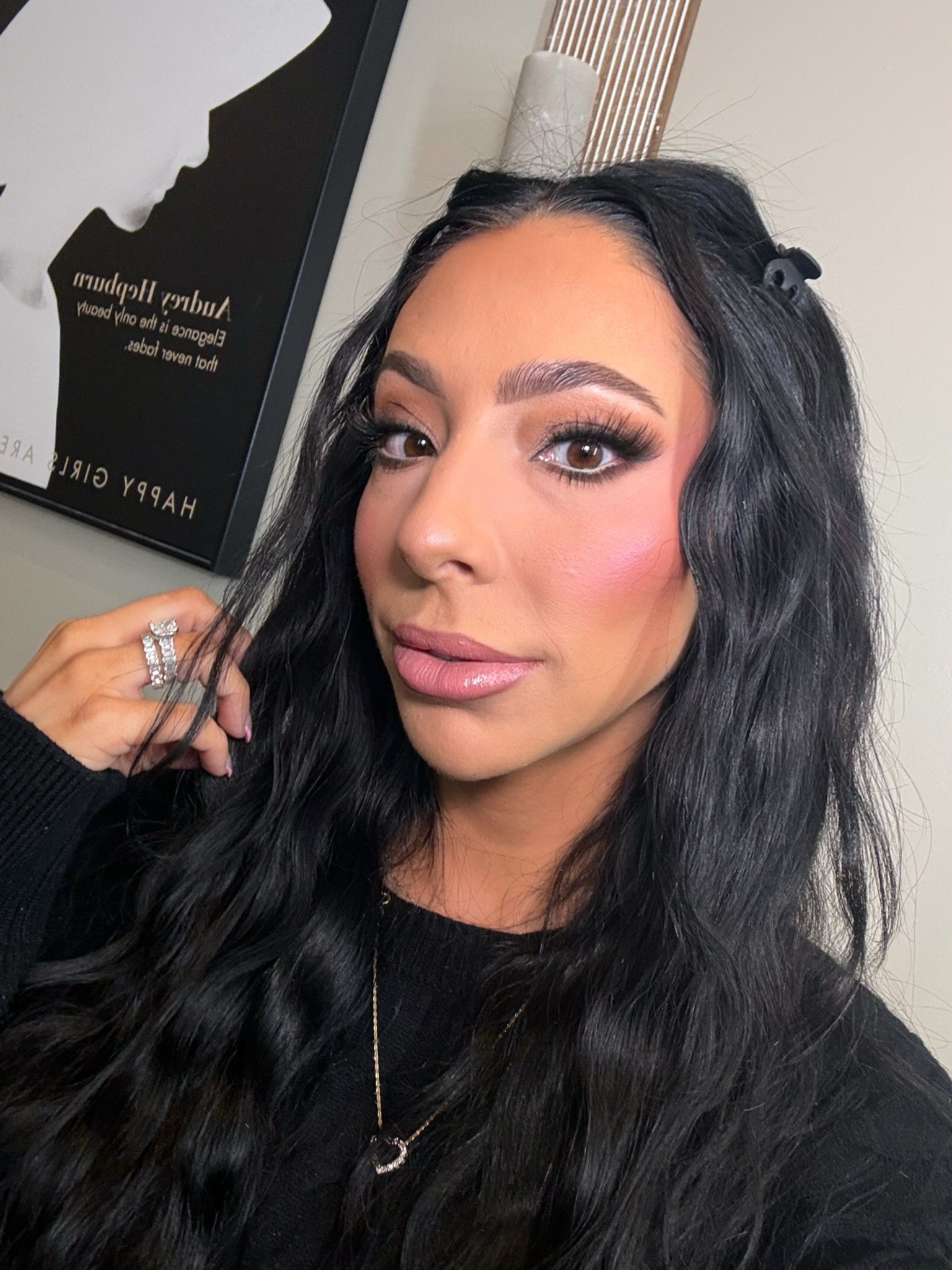 Went for a pinky Valentine’s glam🩷🩷🩷 #mua #makeupartist #chicagomua #chicagomakeupartist  