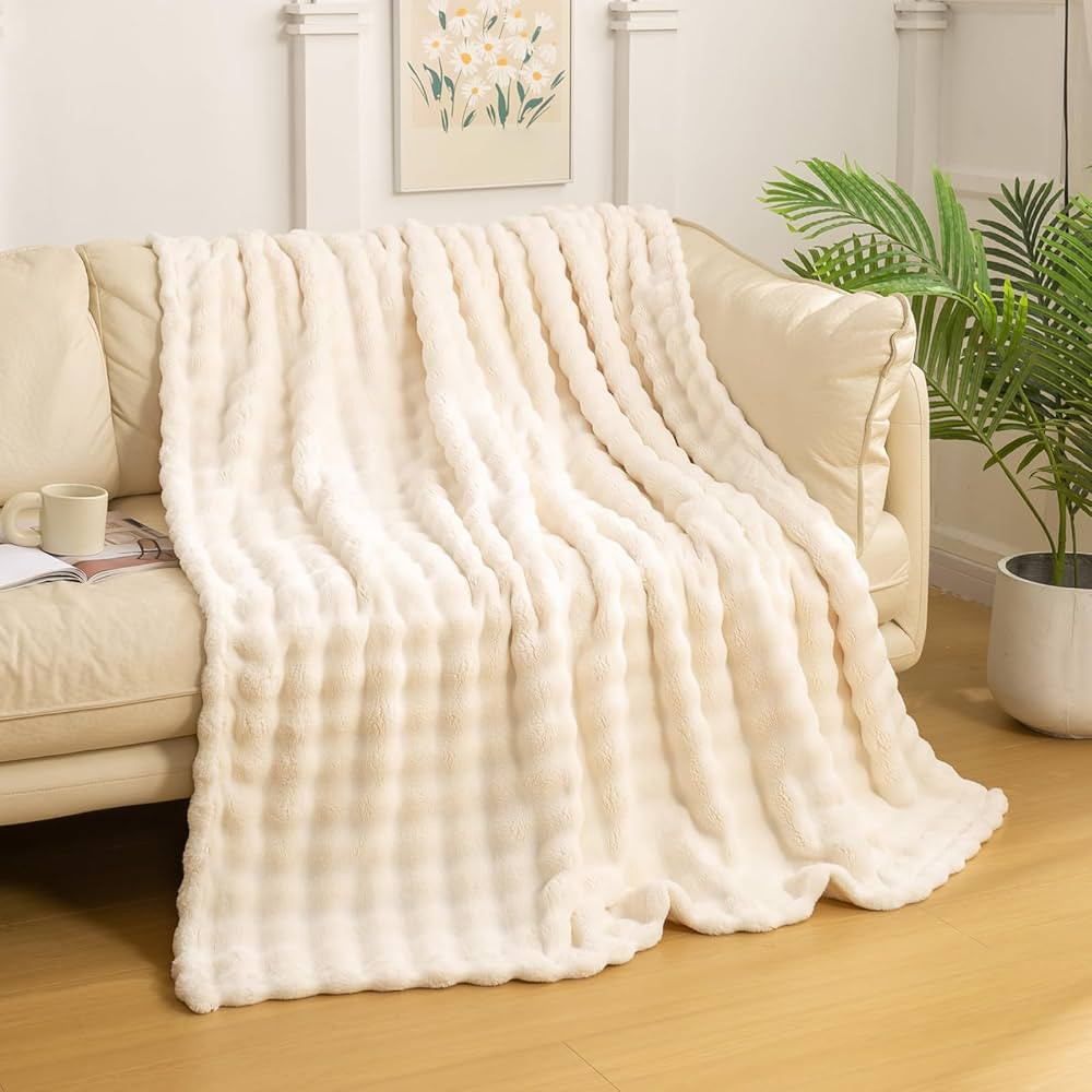 YUSOKI Faux Fur Throw Blanket with 3D Bubbles Super Soft Fuzzy Cozy Thick Blanket for Couch Chair... | Amazon (US)