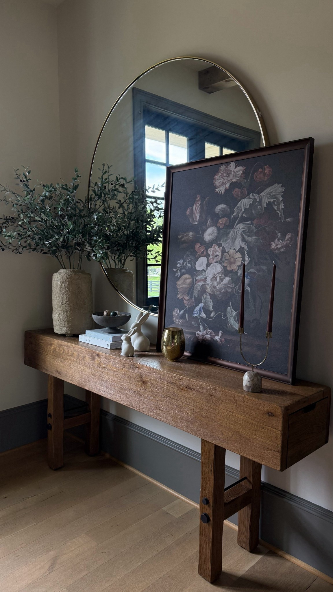 Entryway table and art 

#LTKHome