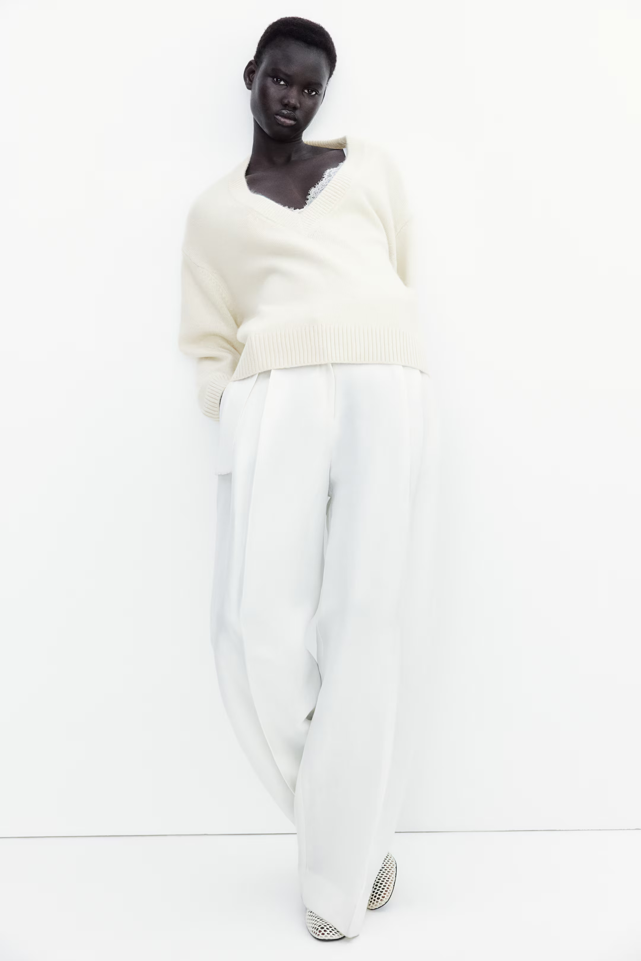 V-neck jumper | H&M (UK, MY, IN, SG, PH, TW, HK)