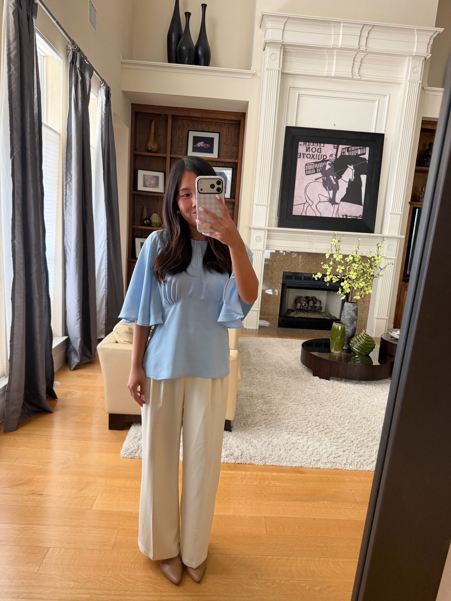 Top size 0, pants size 0 short length, shoes TTS