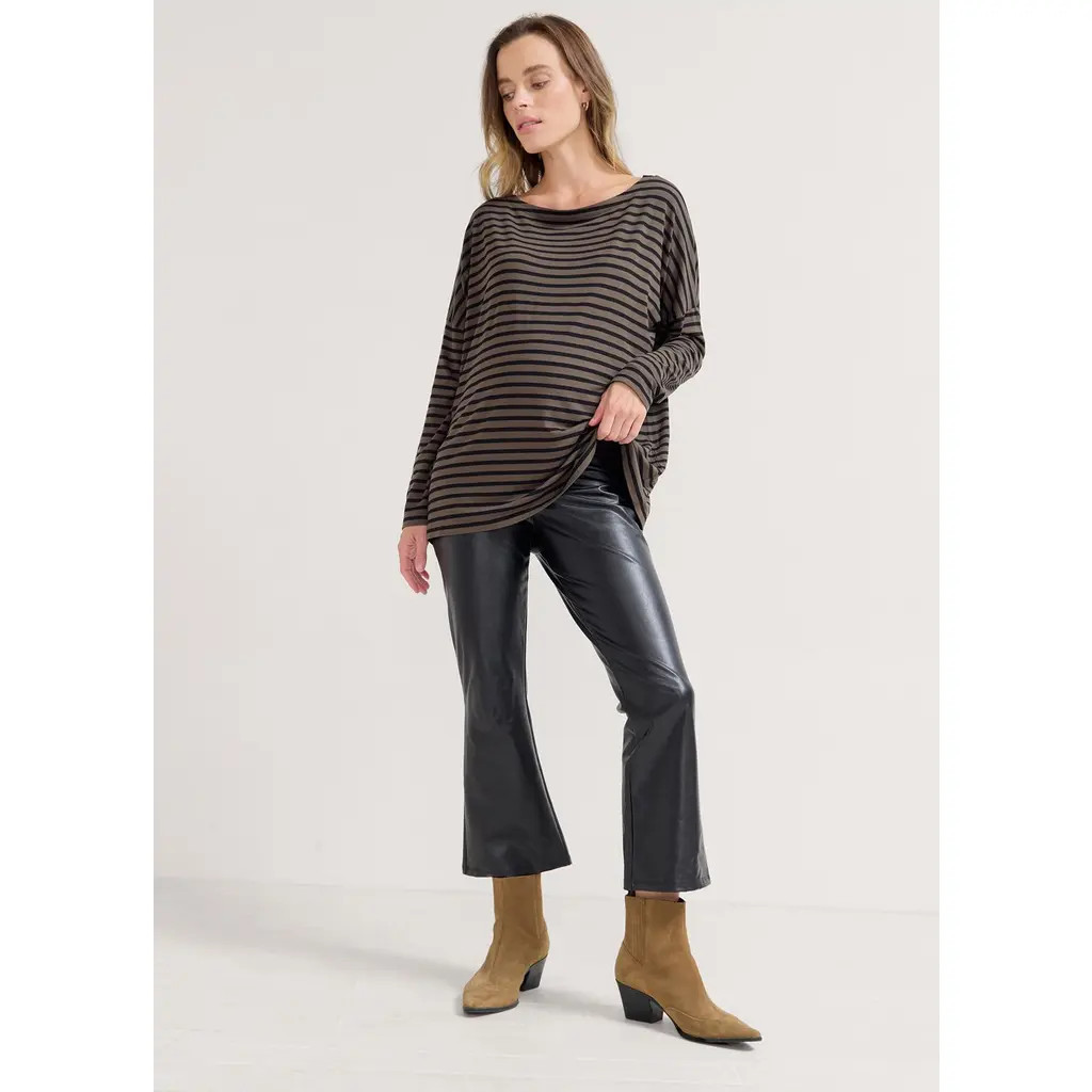 HATCH Collection The Vegan Stretch Leather Crop Flare in Black at Nordstrom, Size X-Small | Nordstrom