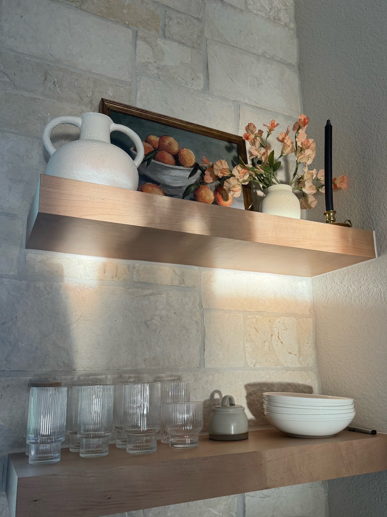 Shelf decor I’m obsessed with 🤍

#LTKfindsunder100 #LTKstyletip #LTKhome