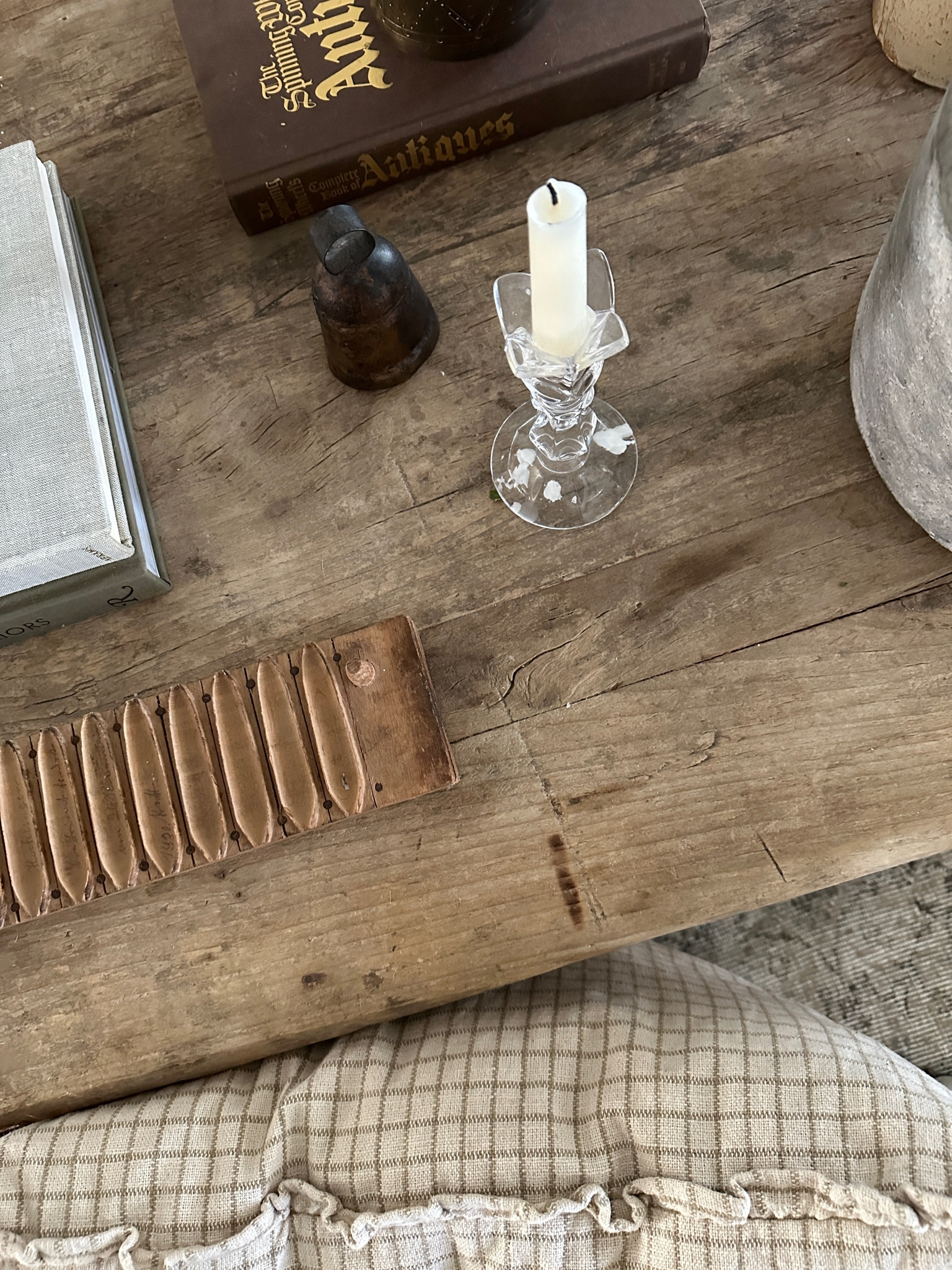 Coffee table stuff ✨

Target, Etsy, vintage, candle sticks, candle holder, Amazon, neutral, neutral decor, home decor, living room

#LTKhome #LTKunder100 #LTKunder50