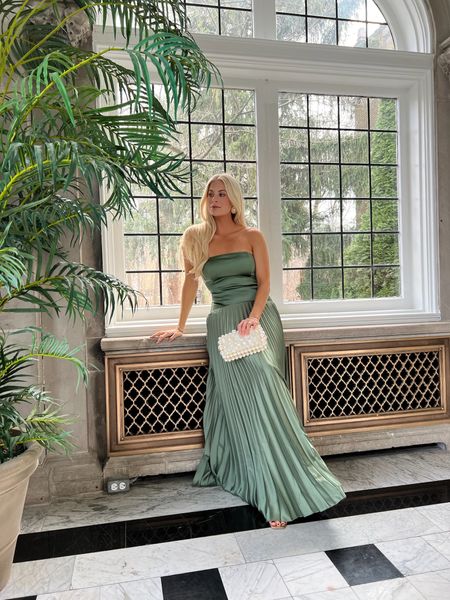 Abercrombie Sale 
20% off site wide with code AFLTK! 

Dress is a small & shoes are true to size

#KathleenPost #Abercrombie #AbercrombiePartner #AbercrombieStyle @abercrombie #AbercrombieSale #WeddingGuest #bridesmaiddress


#LTKparties #LTKwedding #LTKSpringSale