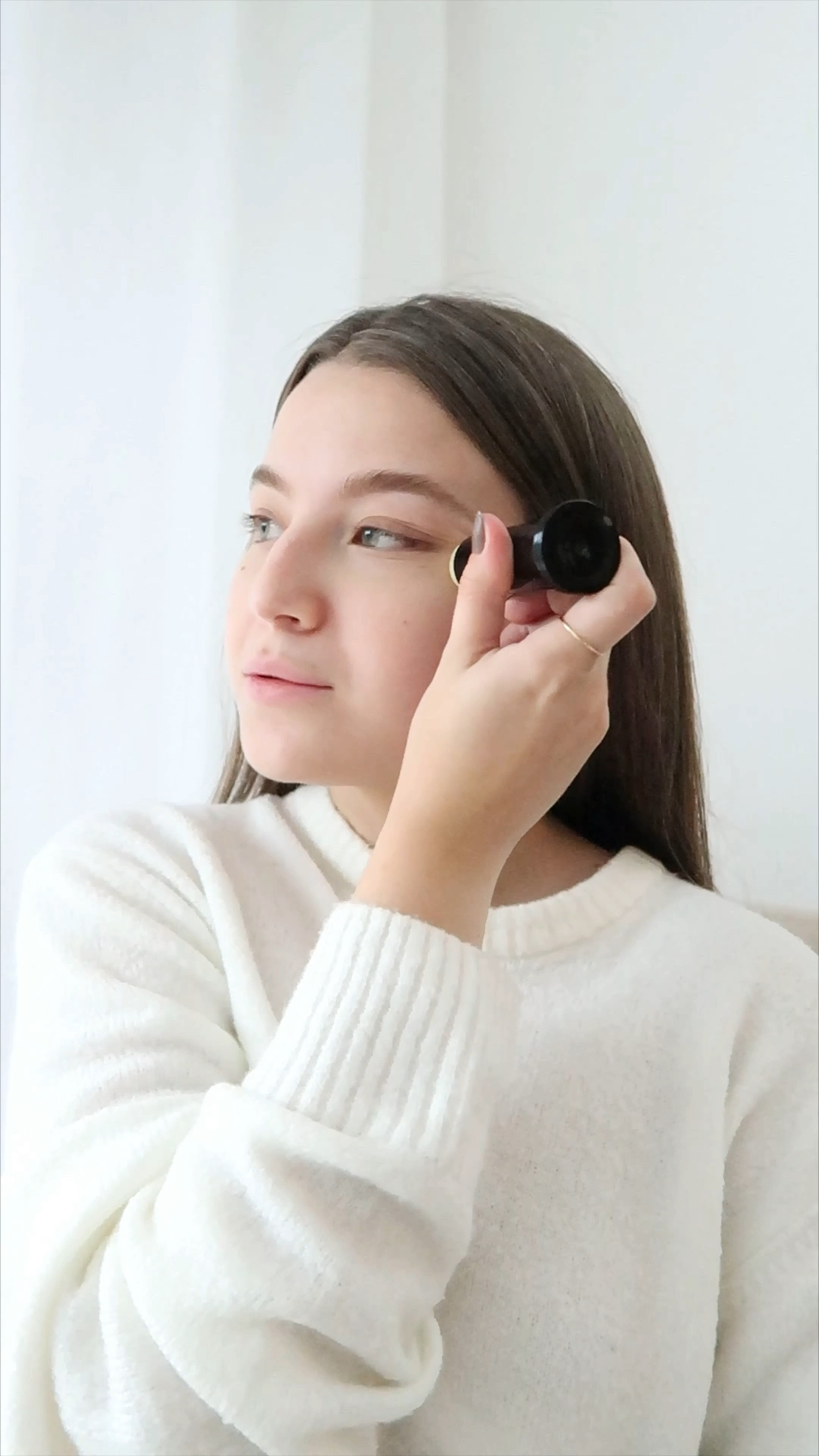 tenho amado essa rotina de skincare, sinto minha pele muito mais firme e hidratada. 

primeiro eu uso o balm para a aérea dos olhos, depois o gaba ou o niacinamida, depois a vitamina C, balm CB2 e para finalizar um óleo facial 

testem e me contem 🤍

#LTKsalealert #LTKbrasil #LTKbeauty