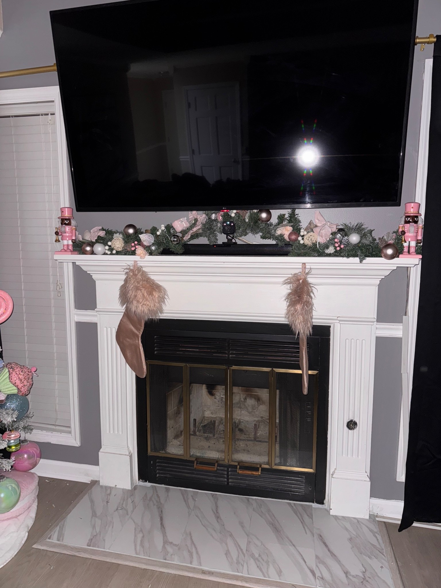 My new garland is perfect for the fireplace and my current Christmas decor. 

#LTKHome #LTKGiftGuide #LTKHoliday

#LTKHome #LTKGiftGuide #LTKHoliday