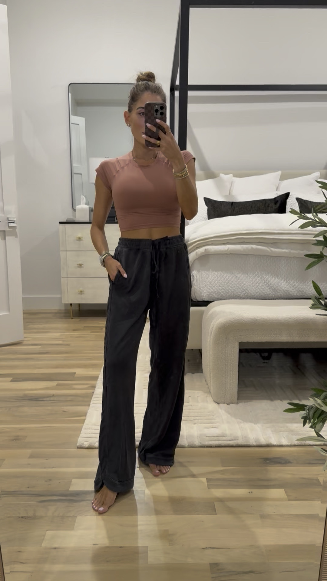 Amazon free people sweatpants size xs 

#LTKFindsUnder100 #LTKSaleAlert #LTKFindsUnder50