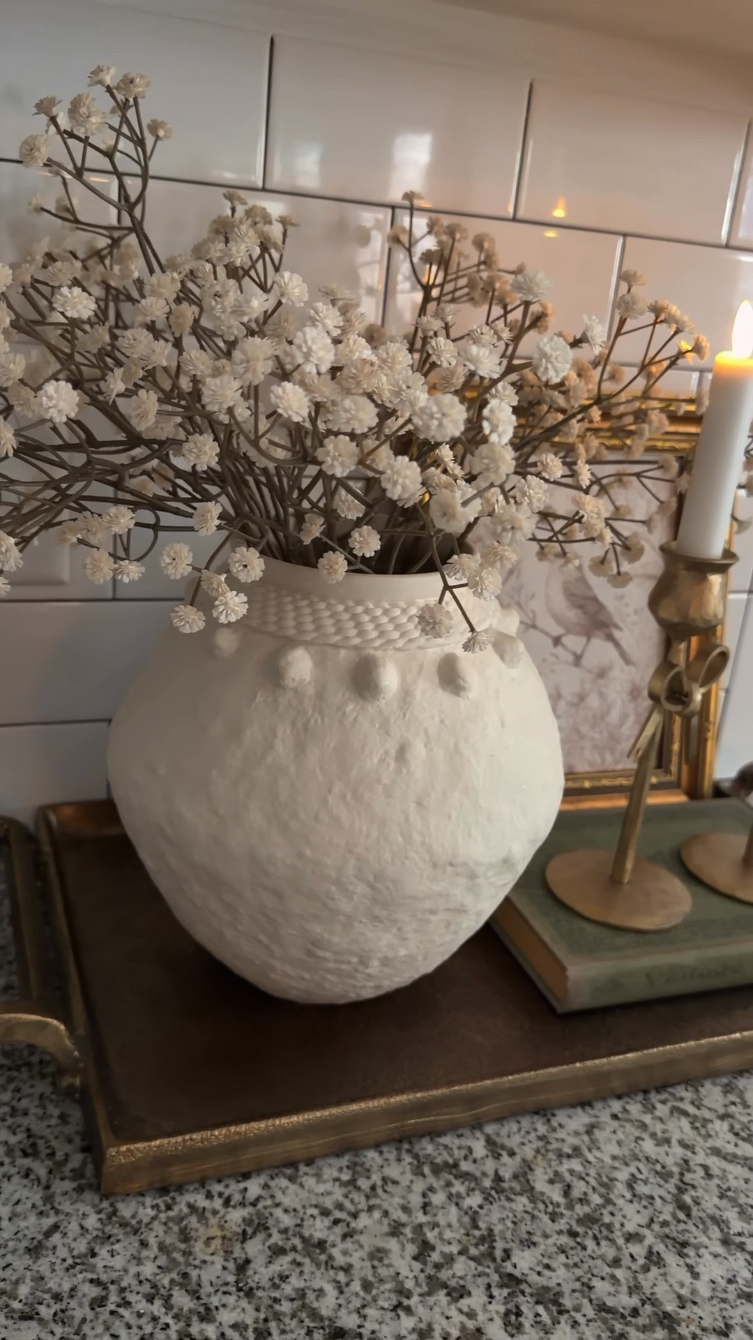 This real touch Baby’s breath is coming close to selling out AGAIN. It’s that pretty! It can de used by itself or as a filler.