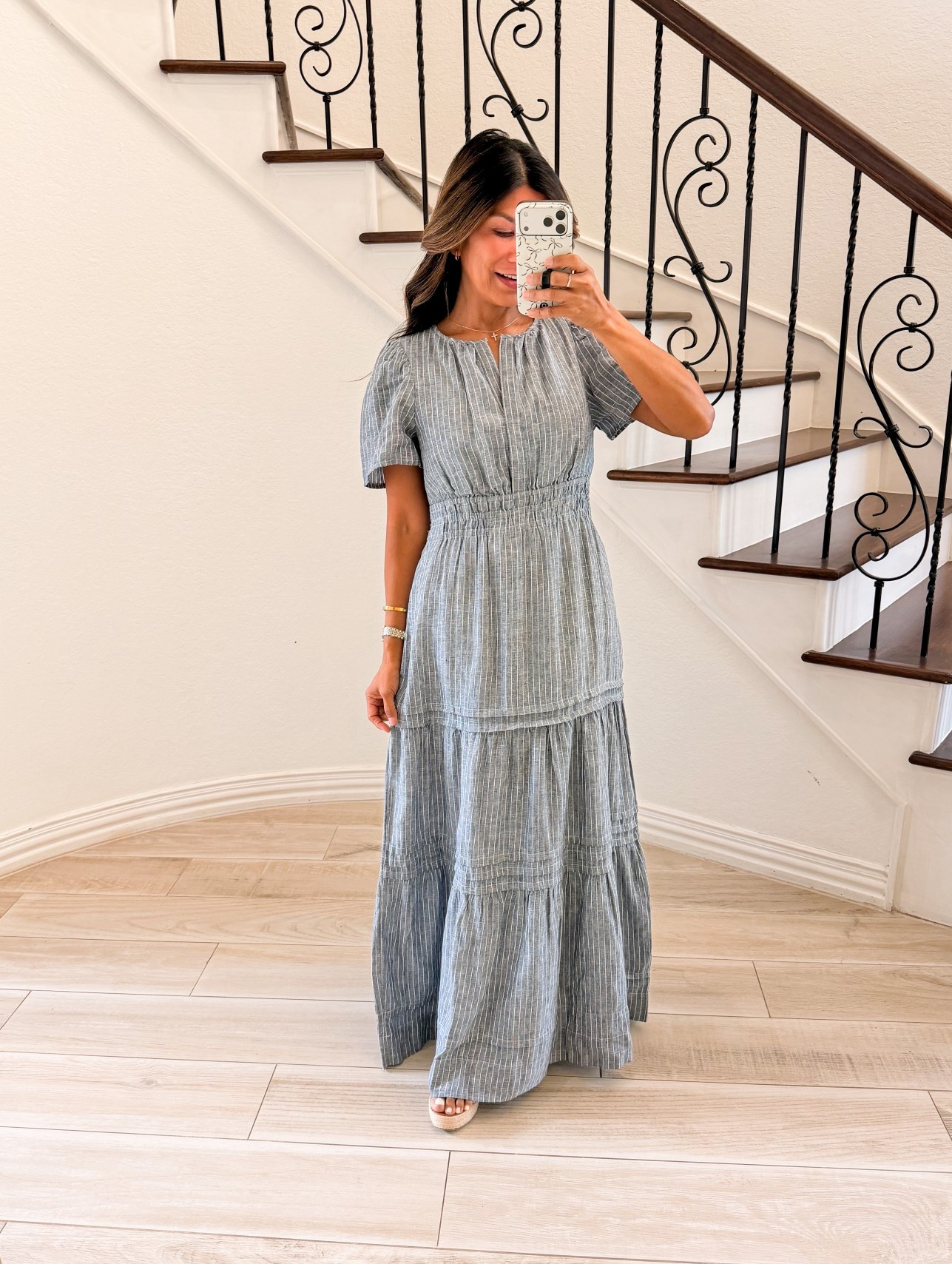 I’m 5’2” 118#ish for reference 
Dress in small-A bit big on me, will need to exchange for a  smaller size; also a little long; has pockets and very comfy. 
Bag is the small size in taupe.
@Quince 
#QuincePartner 
@onequince 