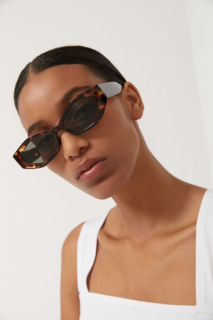 Aster Chunky Oval Sunglasses | Urban Outfitters (US and RoW)