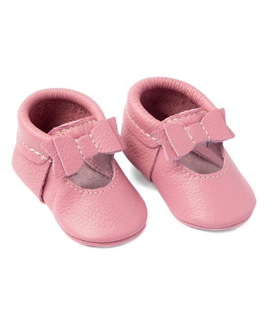 Freshly Picked Girls' Infant Booties and Crib Shoes Peony - Peony Bow Leather Mary Jane - Girls | Zulily