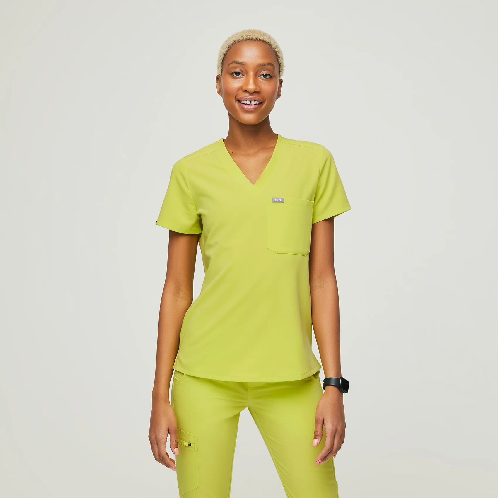 Women's Catarina One-Pocket Scrub Top - Citrine · FIGS | FIGS