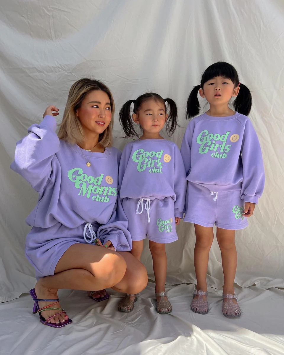 (PRE-ORDER)GRAPE SMILEY GOOD MOMS CLUB SWEATSHIRT | Sun Peony Coconut