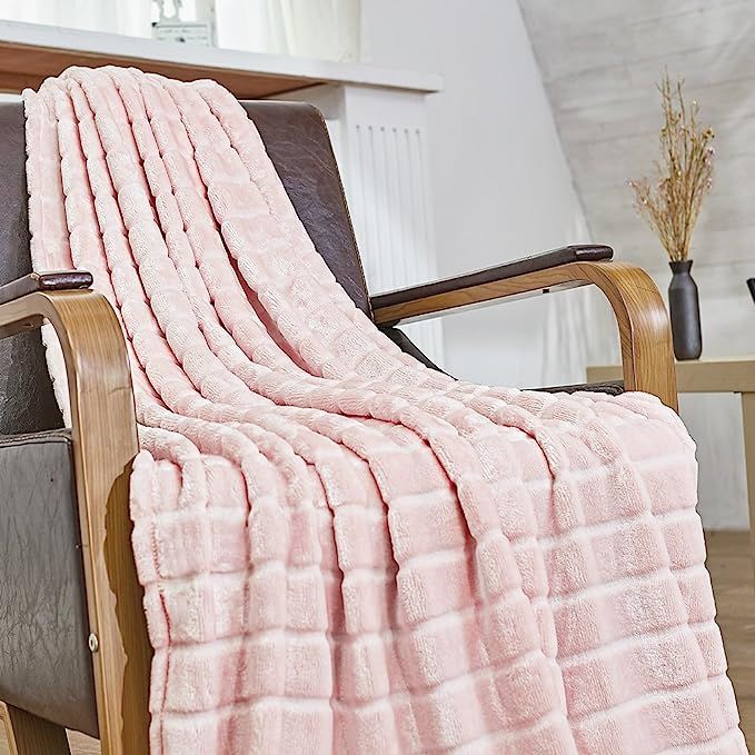 Bertte Throw Blanket Super Soft Cozy Warm Blanket 330 GSM Lightweight Luxury Fleece Blanket for B... | Amazon (US)