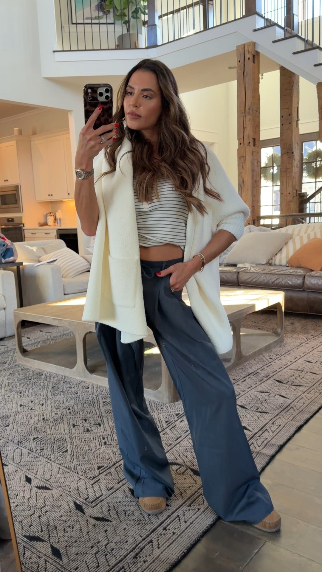 Since you loved this barefoot dream cozy cardi - thought I should show you another way to style it 

#LTKootd #LTKdayinmylife #LTKgrwm