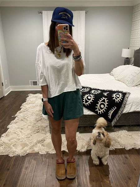 It was a work from home, get stuff done, hang out with my dog kind of Monday. #ootd #freepeople #casualoutfitideas