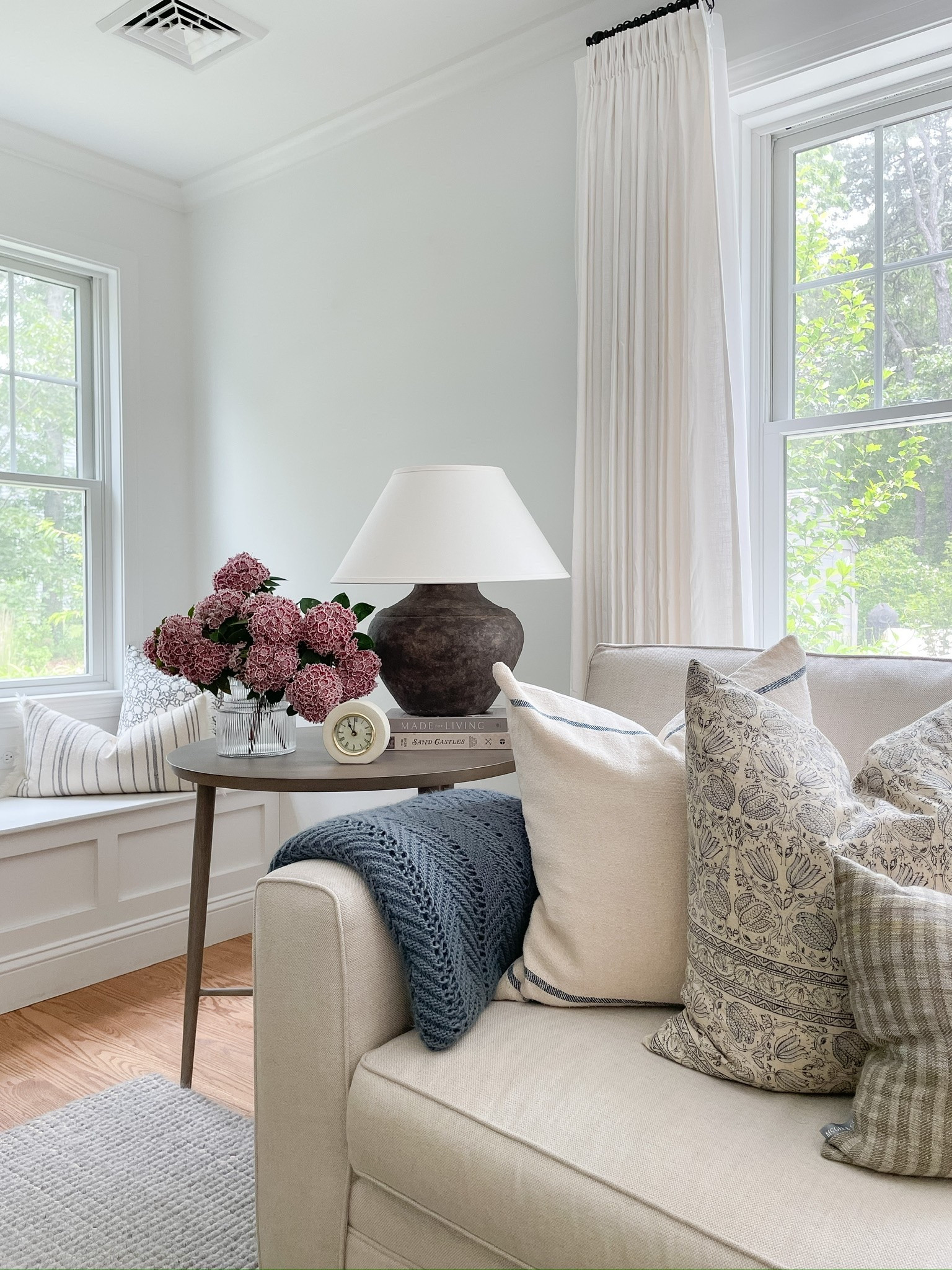 Details that make a home look expensive 🤍 Quality rugs, a mix of patterns and colors, layered bedding, and more! Which piece is your favorite?

#LTKHome #LTKSaleAlert