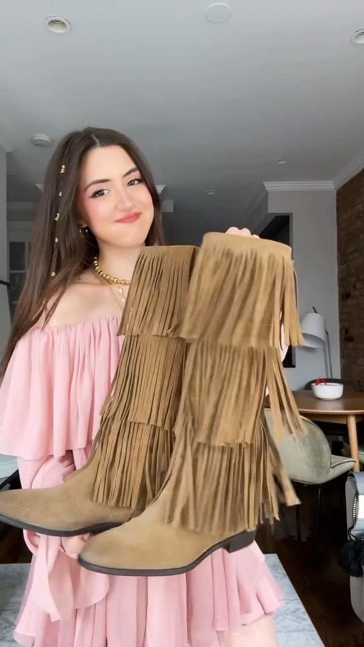 This is what happens when it hits 60 degrees again 👀 spring / summer fashion > EVERYTHING