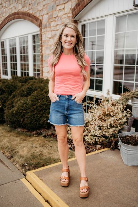 Casual spring outfit

spring fashion  spring outfit  casual outfit  everyday outfit  Walmart finds  heels  denim shorts 

#LTKstyletip #LTKSeasonal #LTKfindsunder50