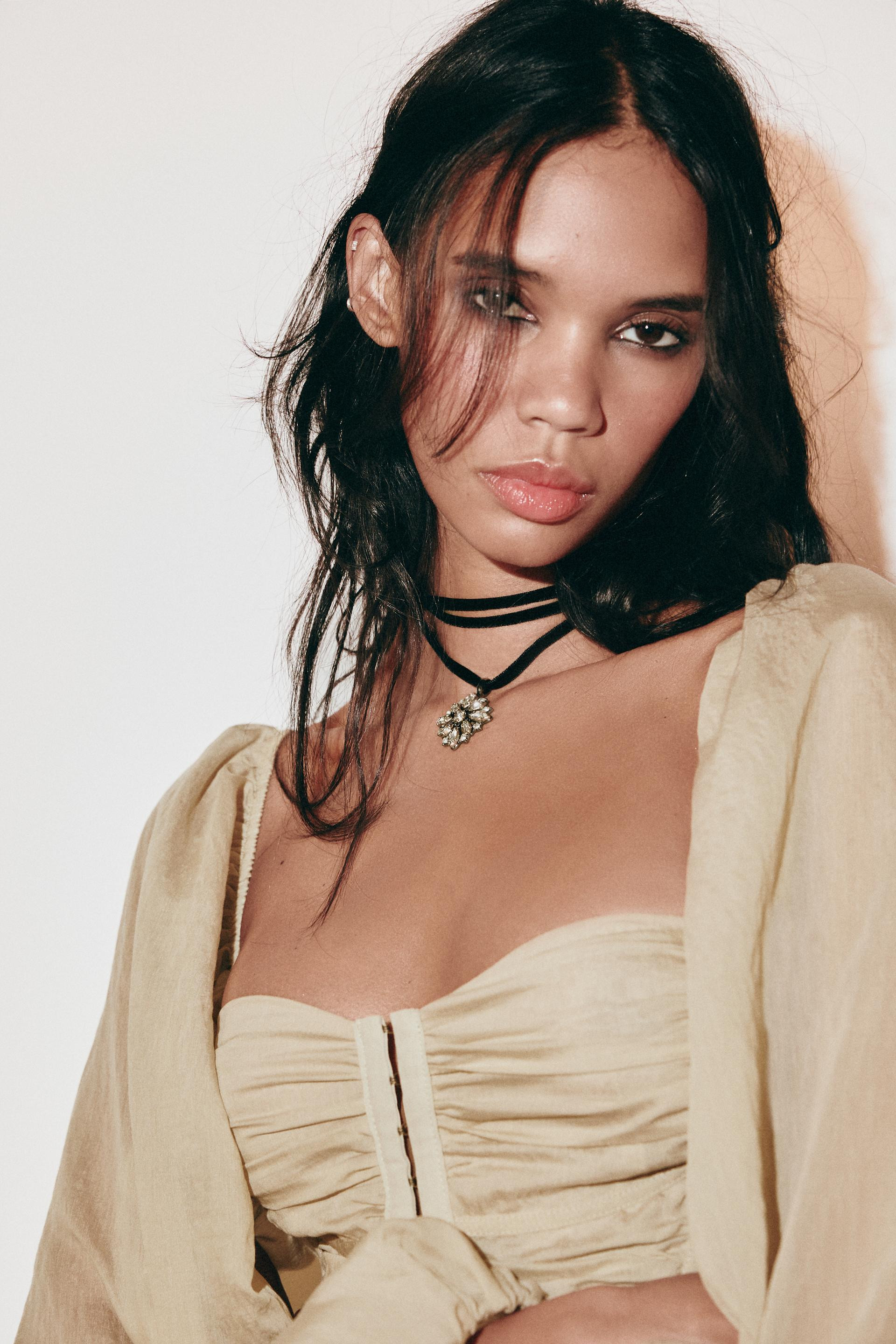 VELVET FLOWER EXTRA-LONG CHOKER - Black - M | Zara US