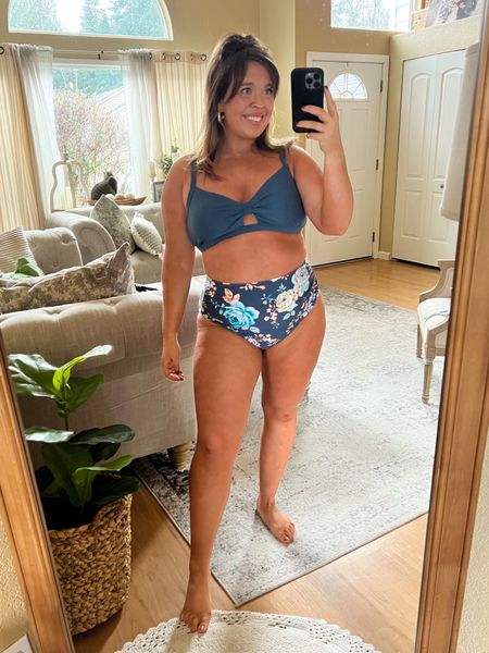 Cupshe Midsize bikini. I am wearing a size XL in this bikini set. Under $35.

ShelbyS15 15% off on $70+
ShelbyS20 20% off on $109+

#LTKtravel #LTKSeasonal #LTKswim