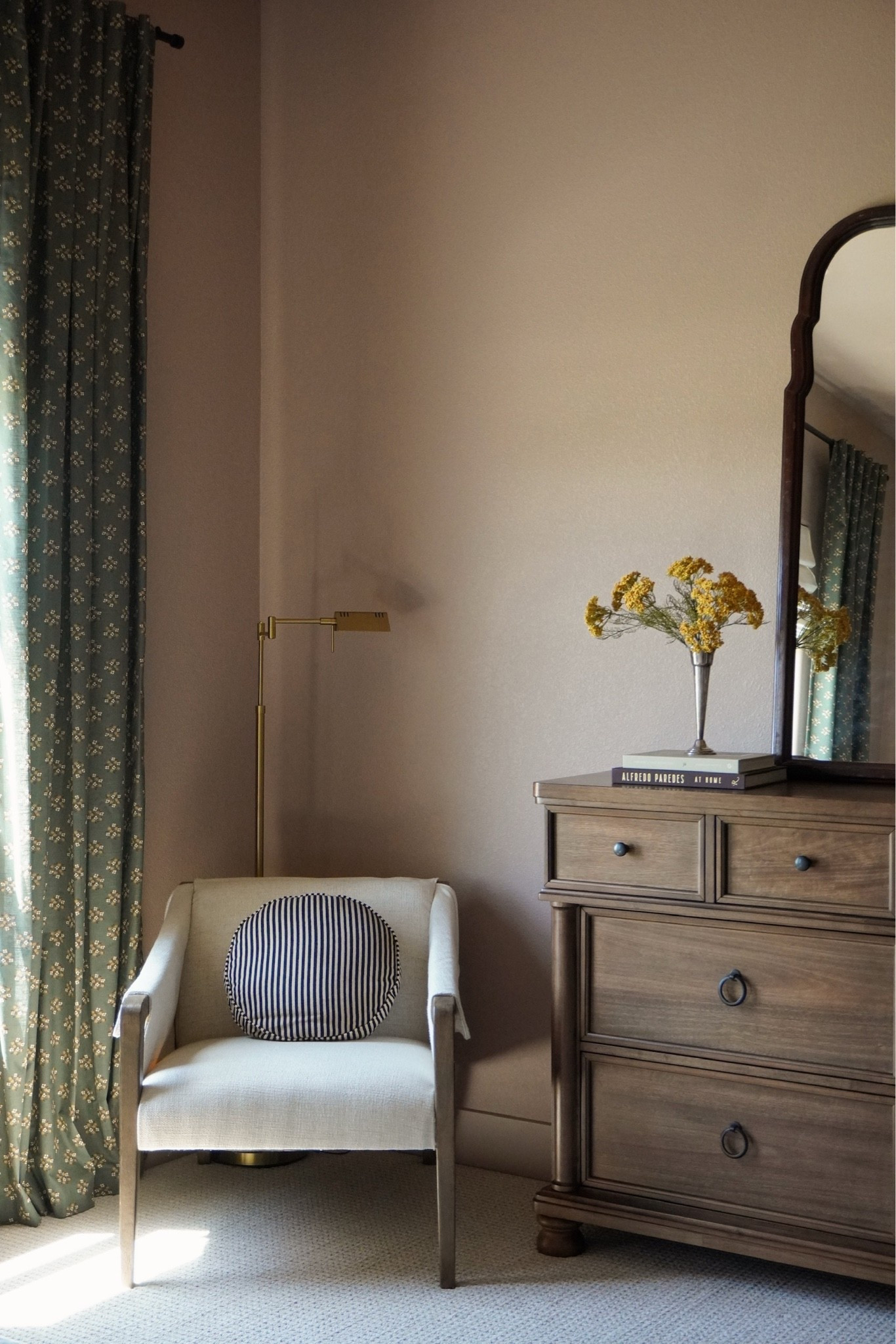 Another guest room view!

guest room inspo, cottage core inspo, cottage core guest room, girls room

#LTKHome #LTKSeasonal