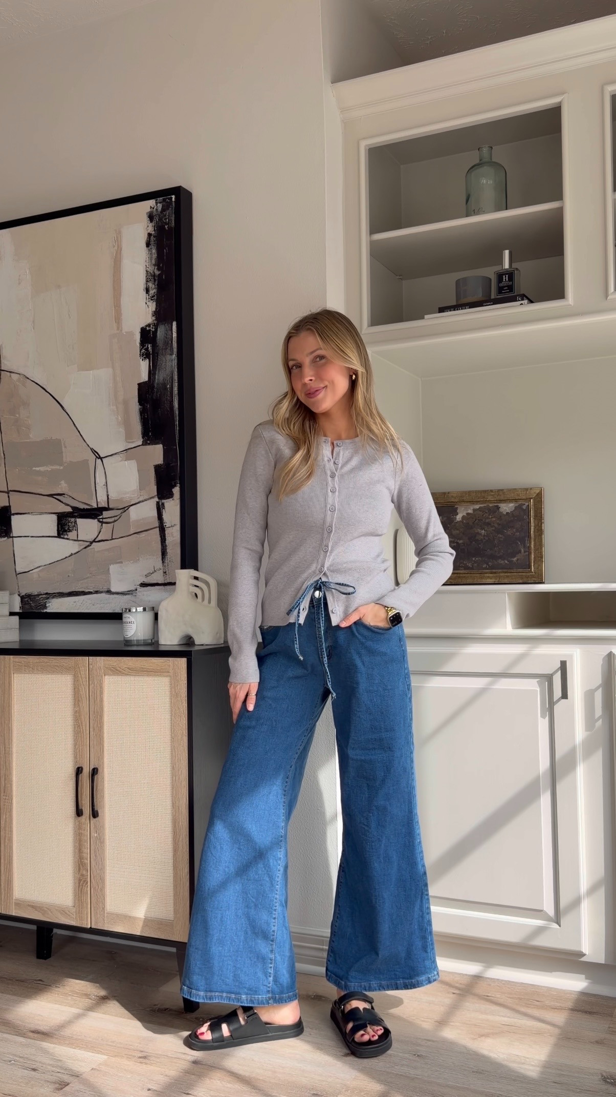 Comfy yet put together mom outfit | S grey long sleeve + 4 in wide leg denim
 

 