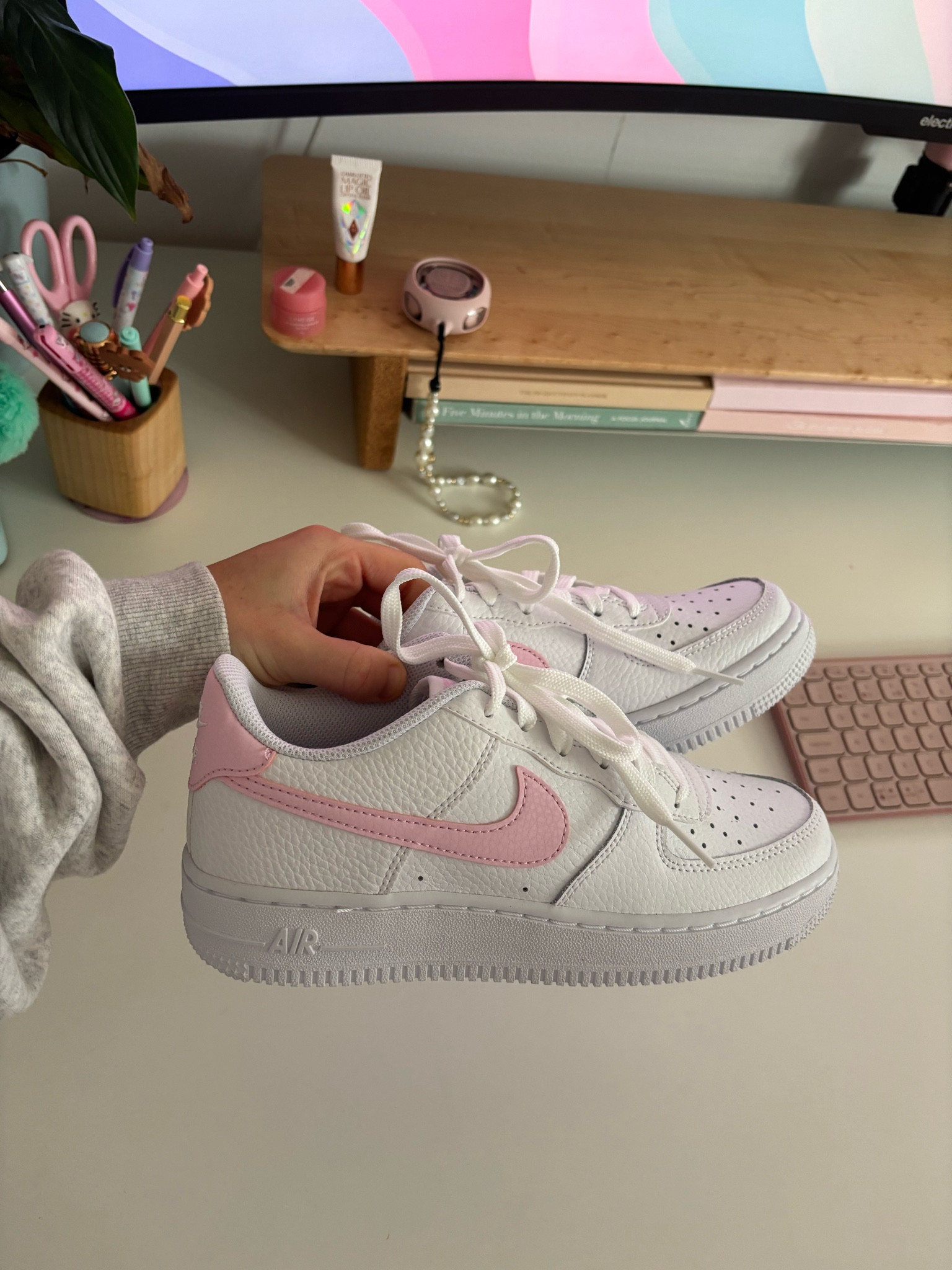pink nike air forces 🎀