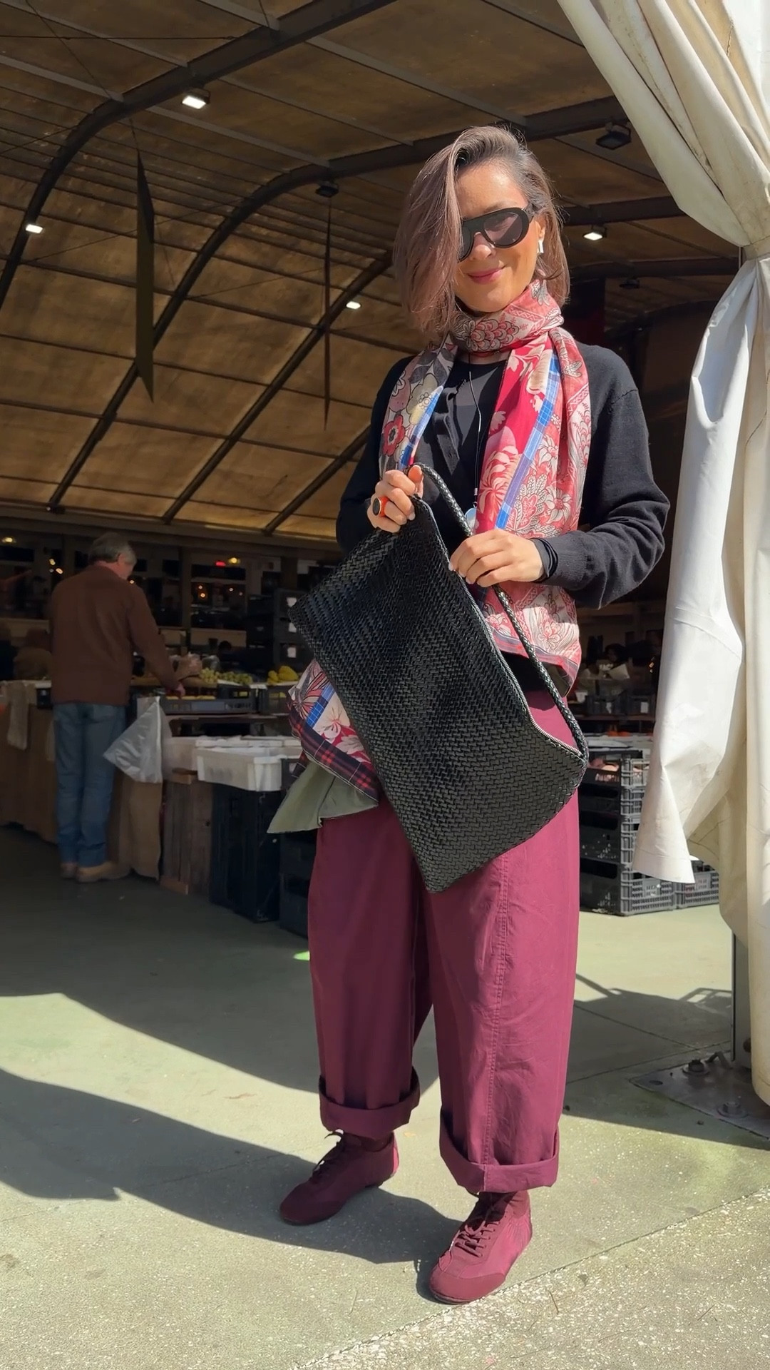 My scarf is a pre-loved Vinted find (so it’s almost vintage). And I linked a very similar one. Everything else is the exact same pieces 💋