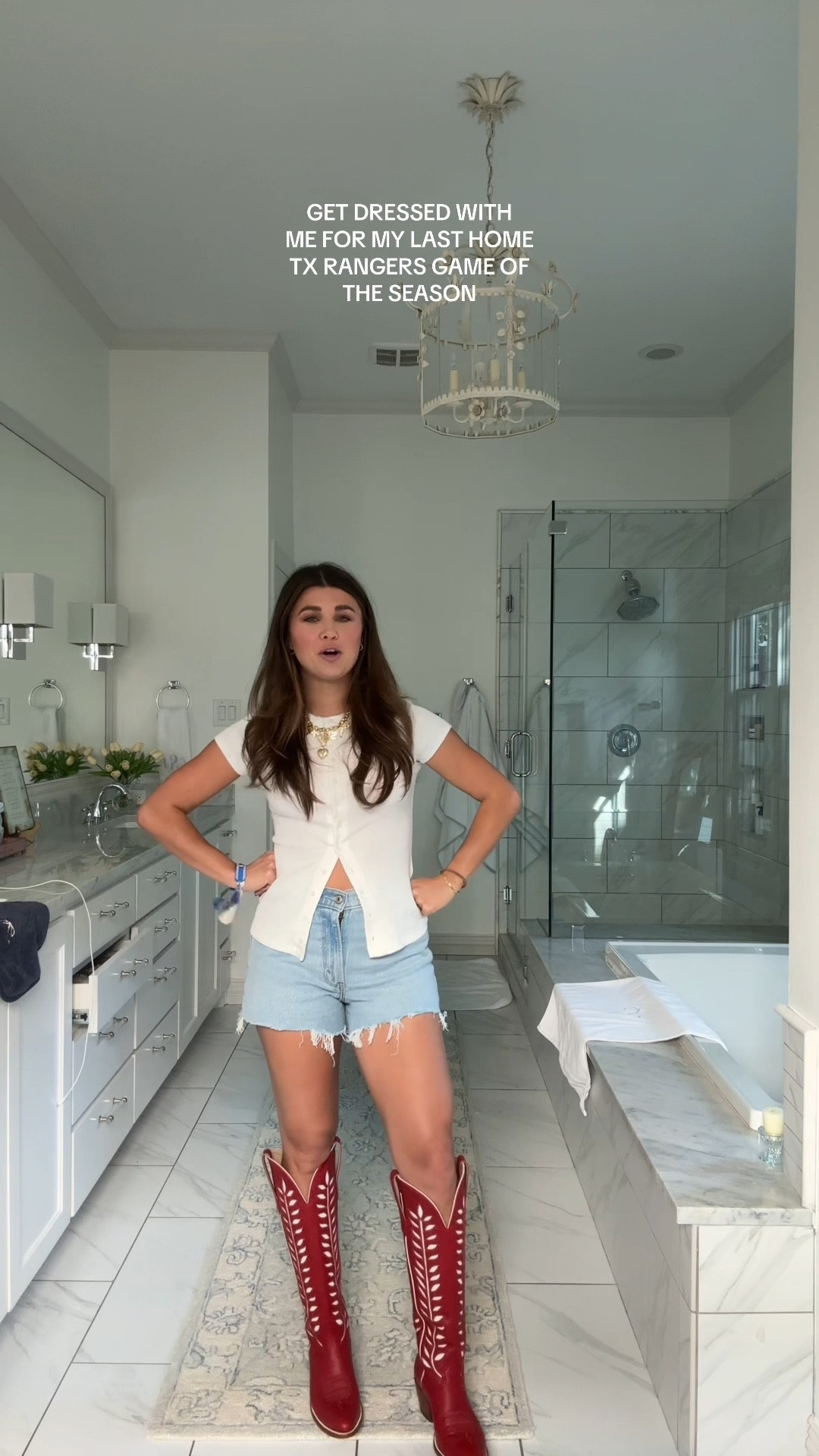 last home game OOTG of the season😢❣️🤠✨

Shirt size small
Shorts sold out, size 25 
Boots sized down half size 

Ref jeans size 25
Wide leg jeans size 25