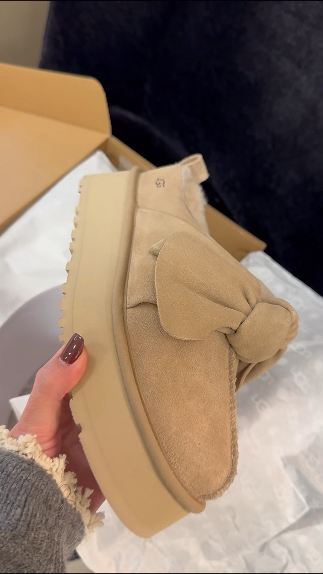 New Ugg Tazz slippers with bows! Run TTS

Ugg slippers
Ugg tazz
Ugg platform slippers with bows


#LTKvlog #LTKdayinmylife #LTKGiftGuide