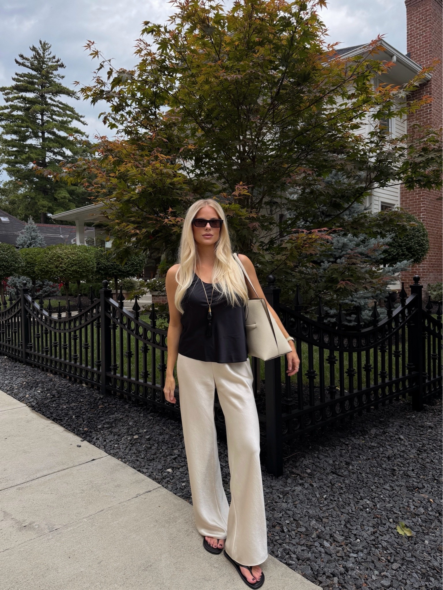 SIZE: small in pant, linking similar top & shoes! #kathleenpost

Date night outfit, postpartum outfit, summer chic look, fall transition

#LTKootd