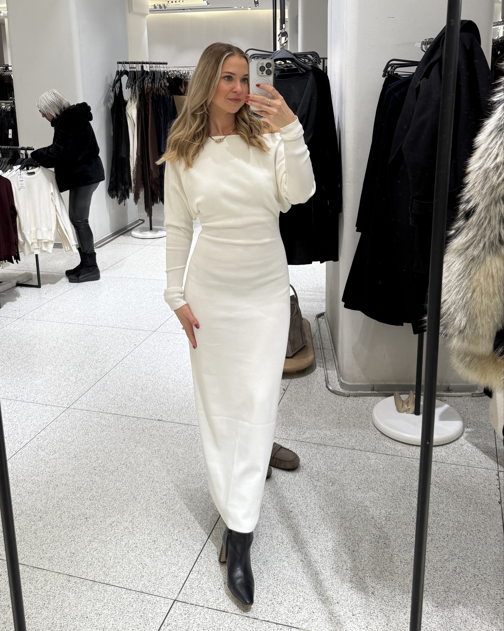 The perfect fall / winter date night dress 🤍

#LTKootd