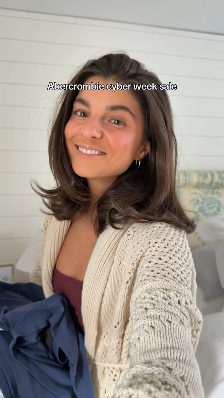 [11/24/25] #abercrombiepartner my top staples! use code AFVIVIANE for extra 15% off @abercrombie #abercrombiestyle

Bra-free tank: xs
Wide leg sweatpants: xs short
Leggings: xs short (regular, curve love options also available!)
Sports bra: xs
High rise 90s denim: 24 short 
High rise ultra loose: 24 extra short 
Cardigan: xxs

*Offer valid in stores and online from 11/24/2025-12/1/2025 in US/CA. Excludes clearance and gift cards. Online price reflects discount. Use code AFVIVIANE to get an additional 15% off everything in stores and online at checkout from 11/24/2025-12/1/2025 in US/CA. Excludes clearance and gift cards. See details online. 

#LTKCyberWeek #LTKHoliday #LTKSaleAlert #LTKPetite