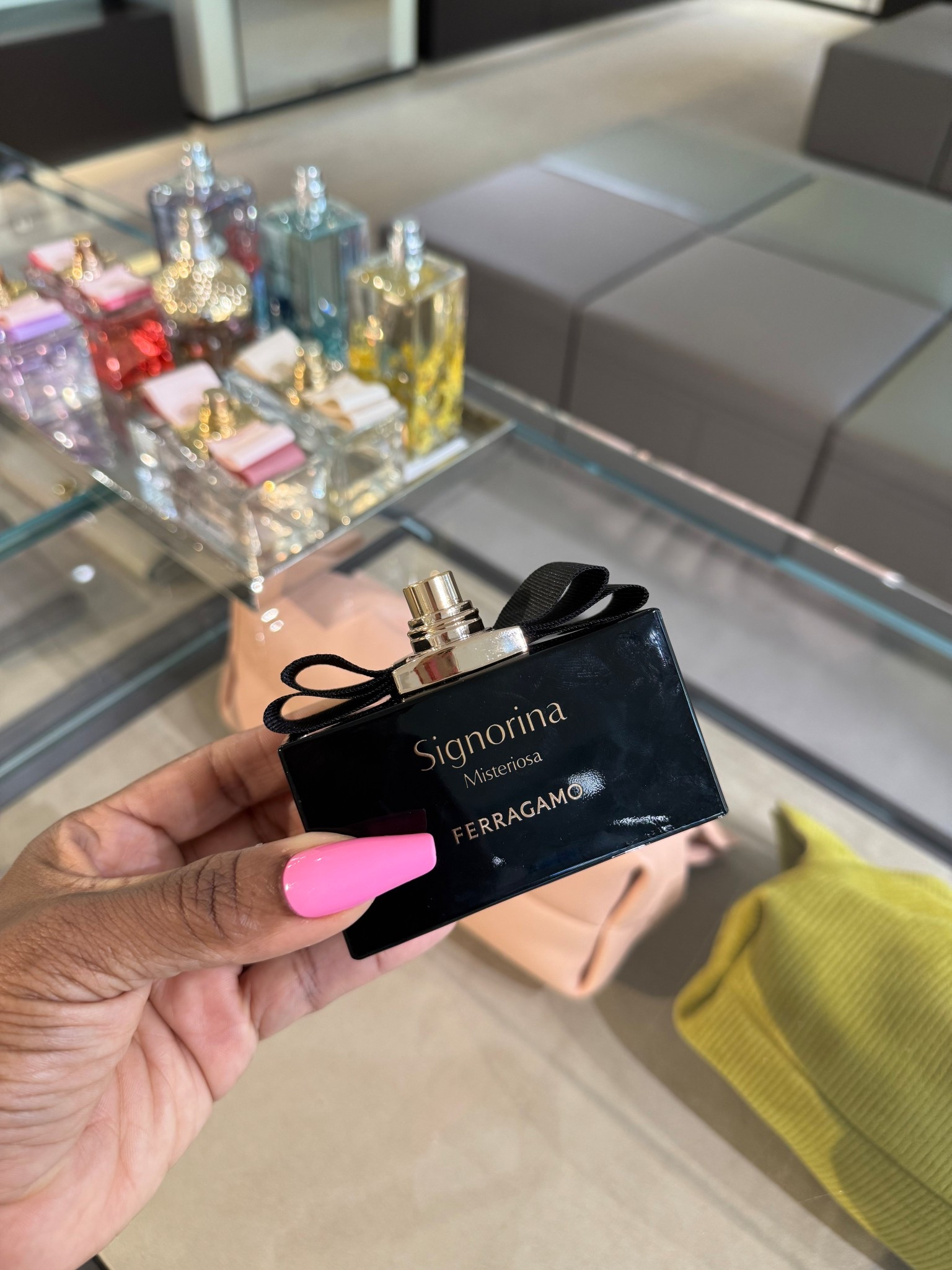 I also love this scent ! It’s sweet snd feminine and grown 🤭😅