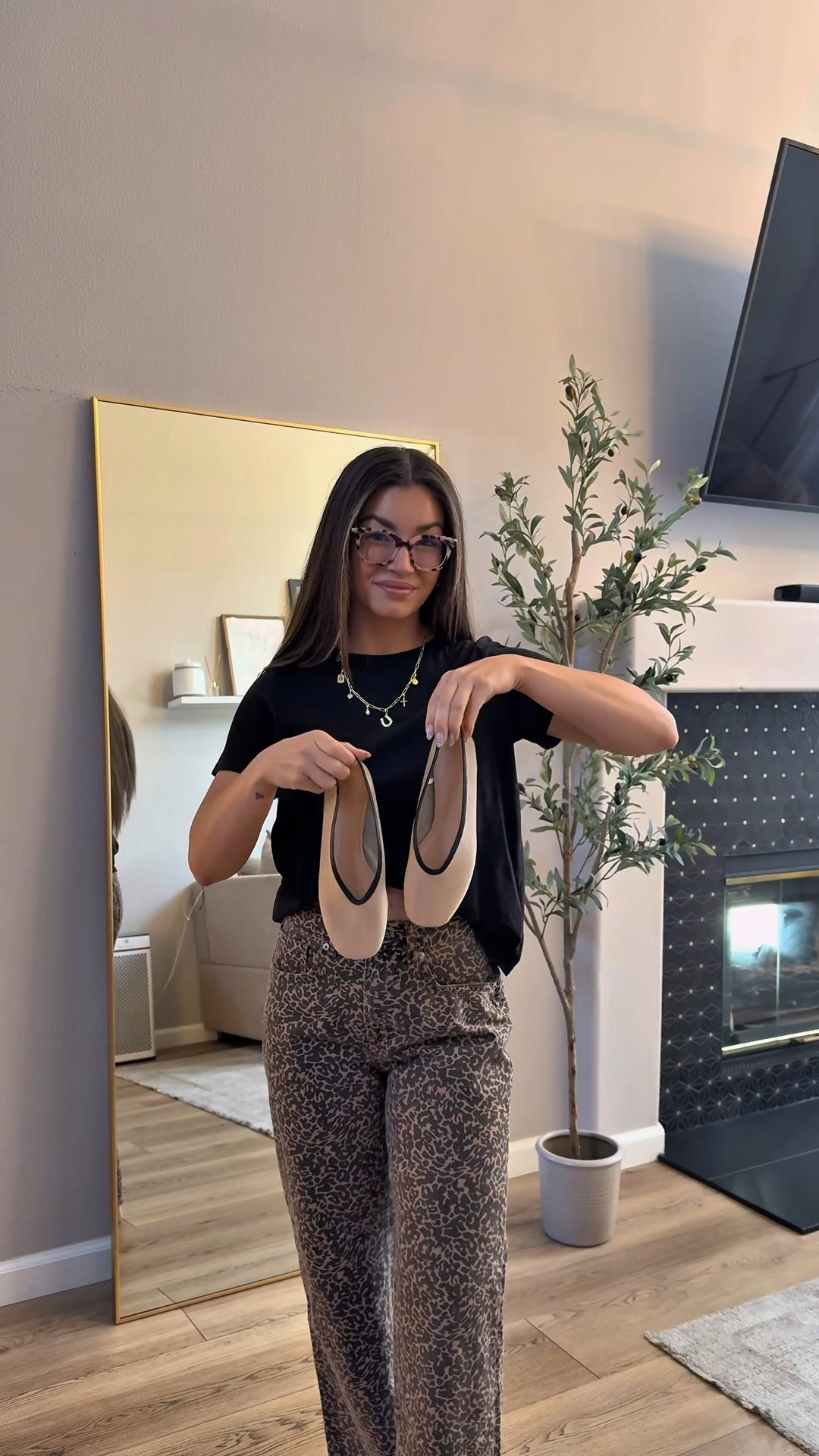 simple outfits that make me feel put together >> 



Leopard pants
Capsule wardrobe 
Everyday style 
Mom outfits
Mom style 

#LTKmomlife #LTKootd #LTKPetite