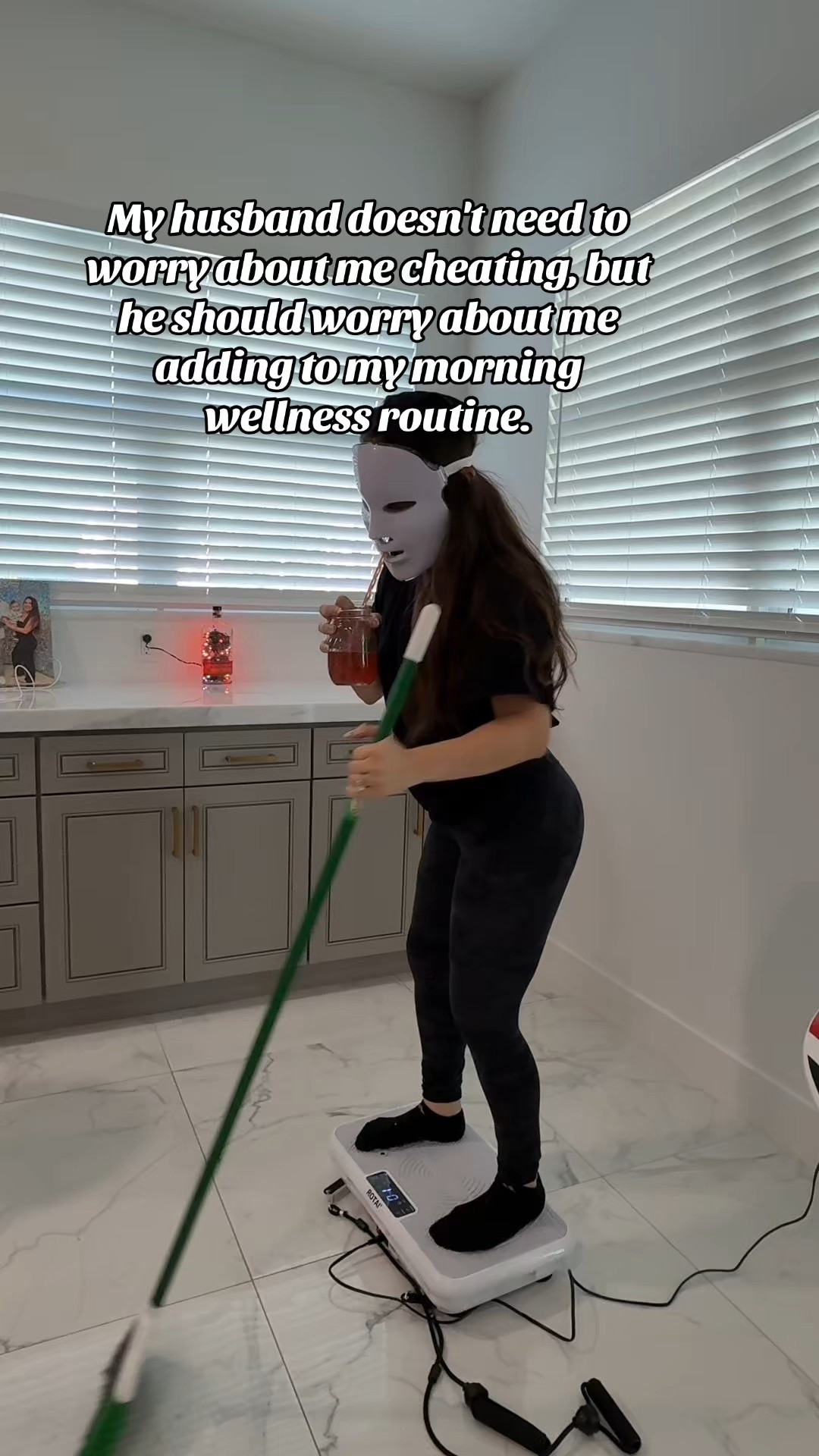 This shaker plate is my go-to for quick workouts at home 🙌
10 minutes a day, easy to use, and perfect for busy moms who want to move their body without overthinking it.
Linked on LTK 🤍

#LTKHoliday #LTKfitnessgoals #LTKGiftGuide