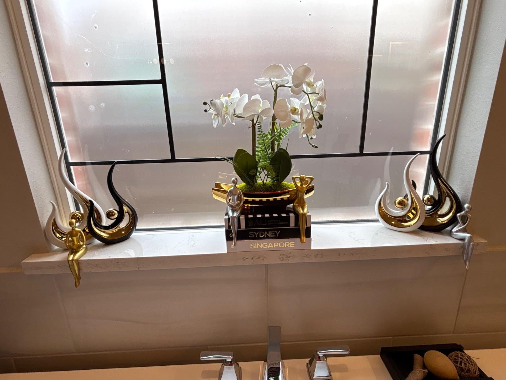 Quoowiit Black Decor Thinker Statue Book Shelf Decor, Minimalist Modern Home Decor Collectable Fi... | Amazon (US)