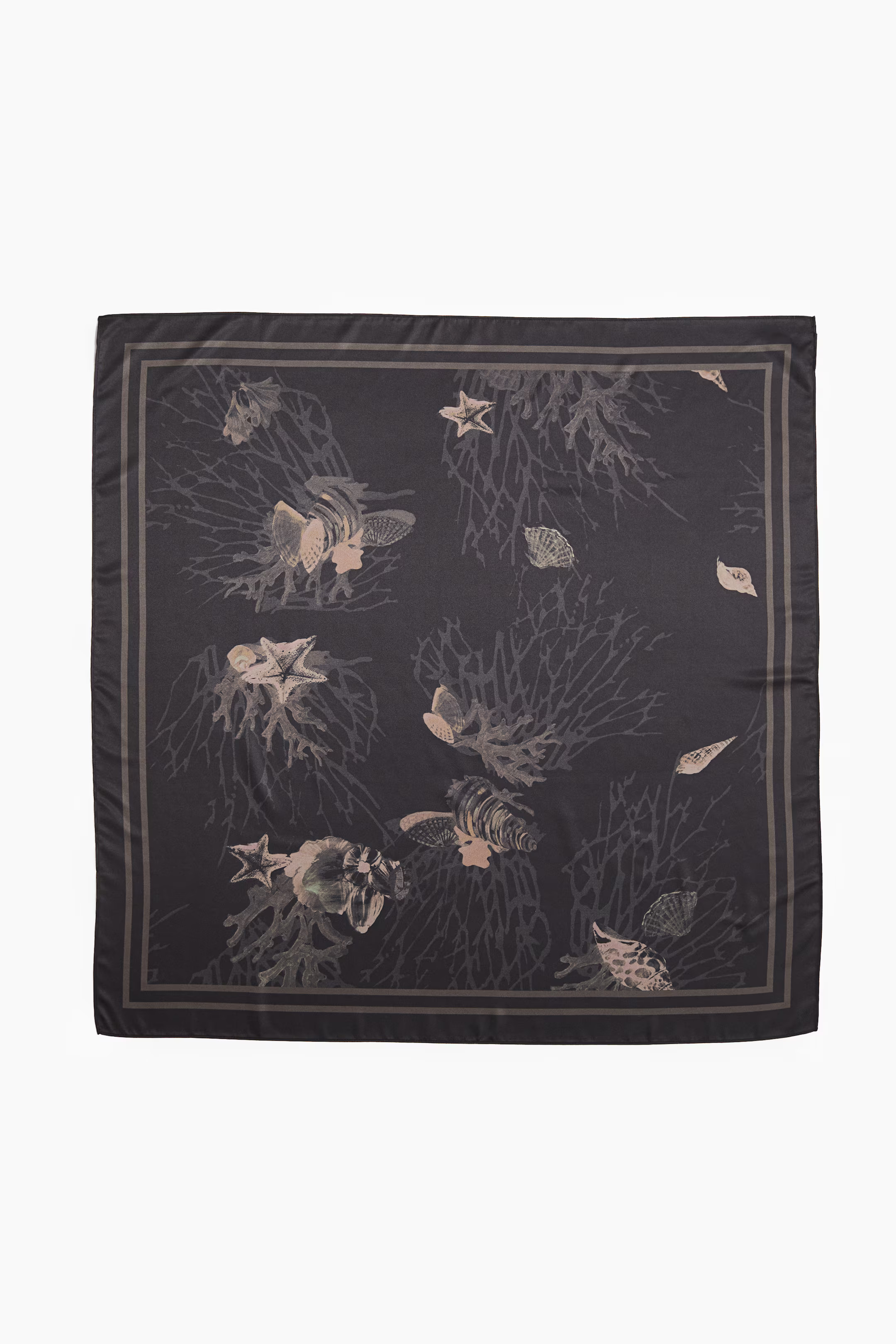 Satin scarf | H&M (UK, MY, IN, SG, PH, TW, HK)